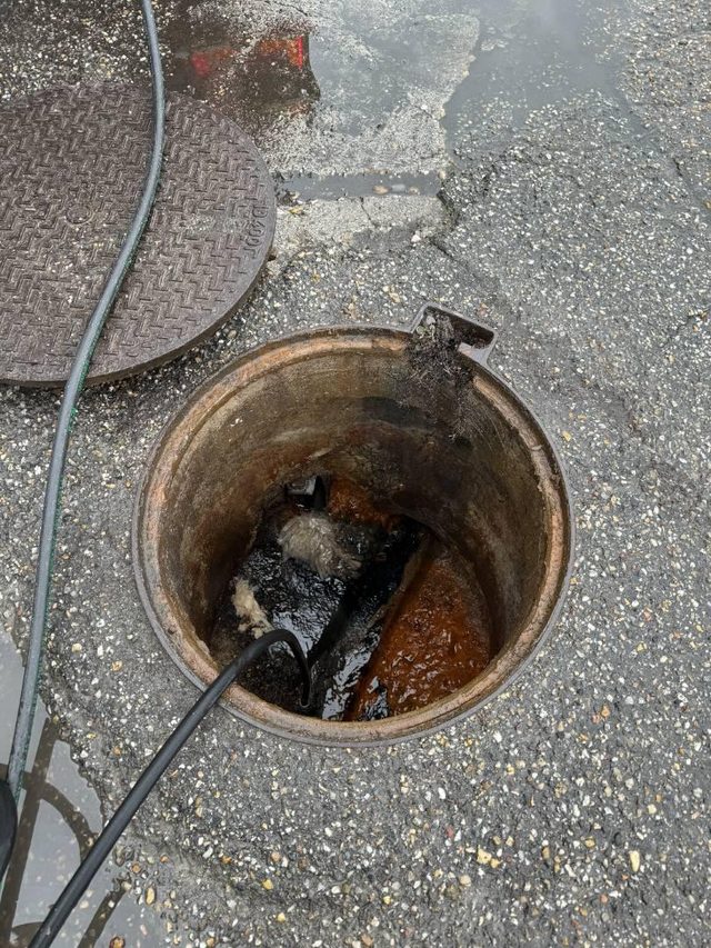 Les signes d'une canalisation bouchée à Sauveterre-de-Guyenne